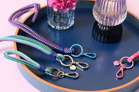Gift Company Schlüsselanhänger Metropolitan Lanyard, rainbow pink/gold